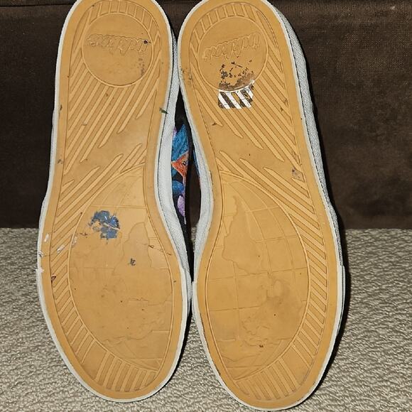 Inkkas Black and White Artistic Sneakers - Picture 7 of 10